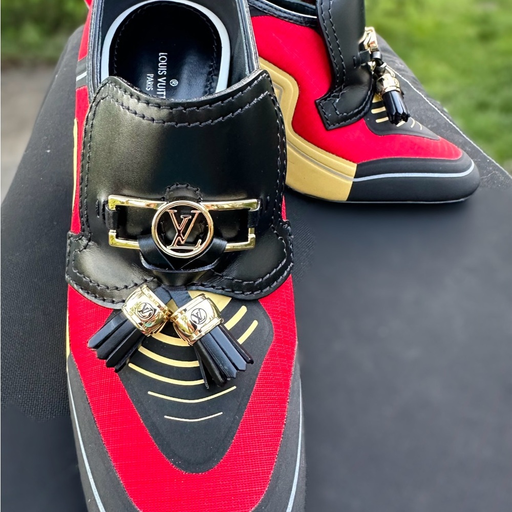 Louis Vuitton 2020 Runway Shoes with gold toned tassel flower- leather, monogram